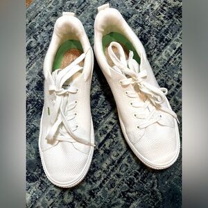 Cariuma 
IBI Low Off-White Knit Sneaker Women